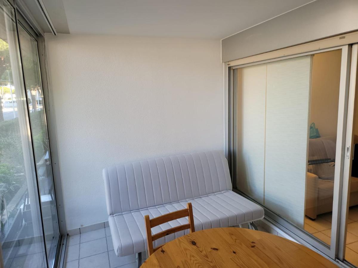 Apartment Avec Loggia Entre Port, Et Piscine *