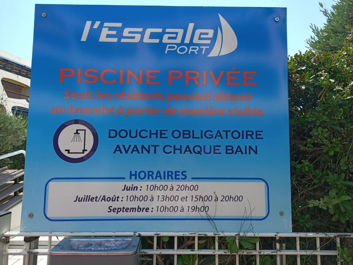 Avec Loggia Entre Port, Et Piscine * Le Grau-du-Roi
