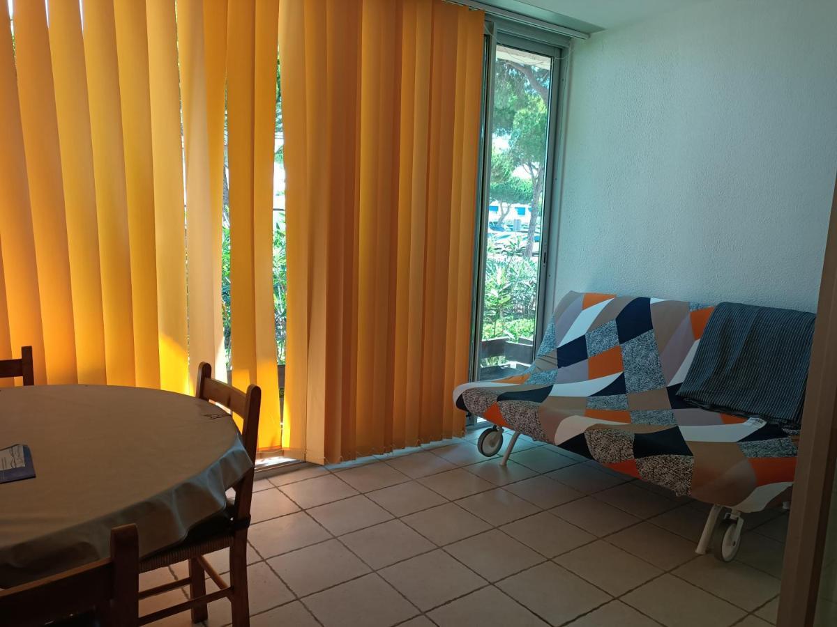 Avec Loggia Entre Port, Et Piscine Apartment