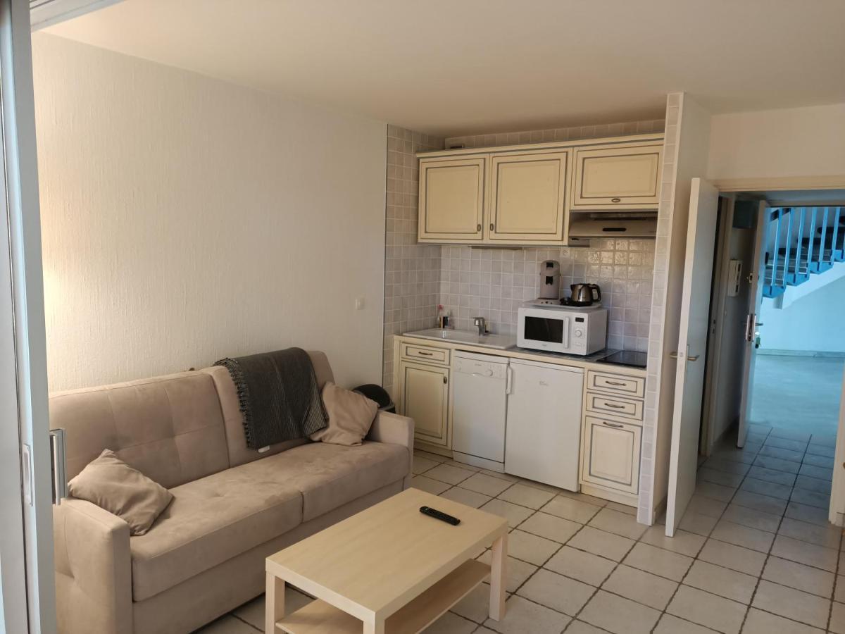 Apartment Avec Loggia Entre Port, Et Piscine *